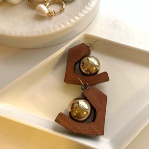 ⚡️Wooden Earrings w Gold Balls⚡️
